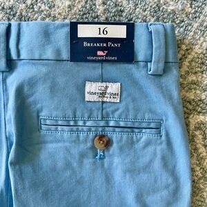 Vineyard Vines Boys, size 16, color : coastline, size 16. Never worn.